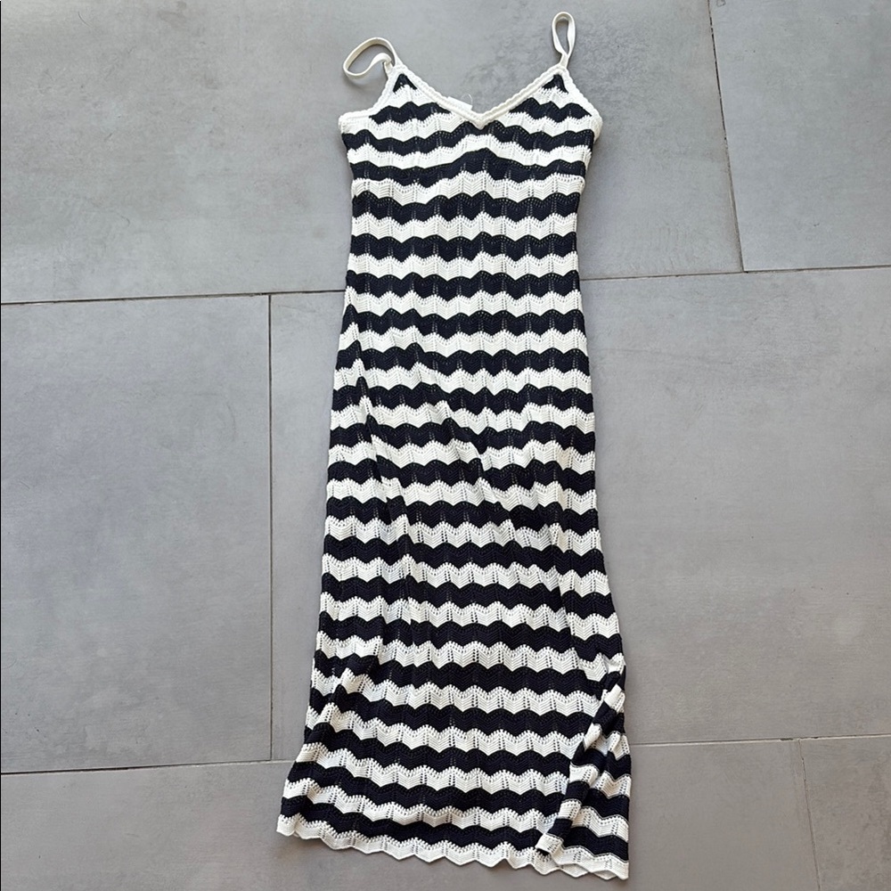 Hollister Black and White Sleeveless Maxi Dress 
With a slit in the back